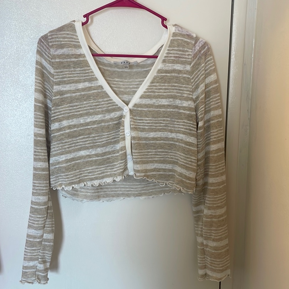 Long sleeve crop
